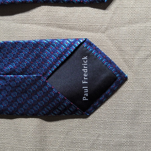 Paul Fredrick Tie 100% Silk - Picture 2 of 4